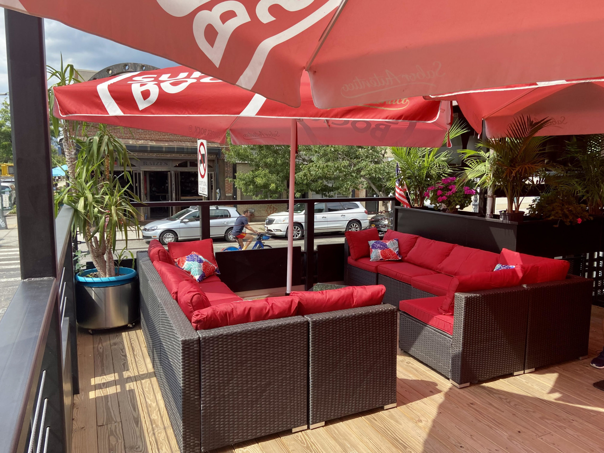 Jucy Lucy Outdoor Patio